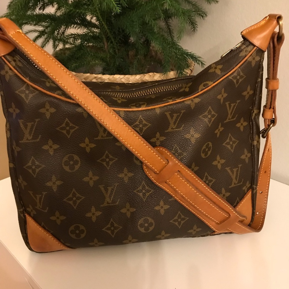 Very good vintage condition Louis Vuitton Boulogne